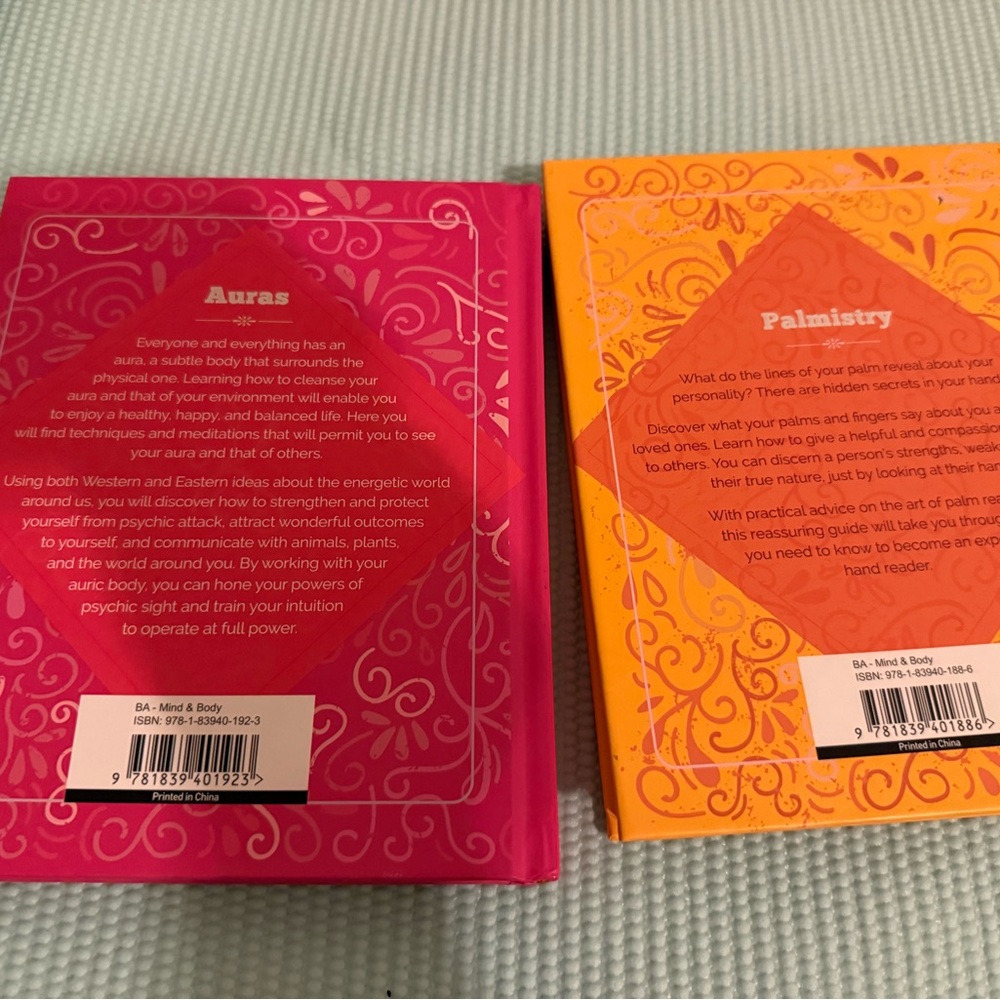 Auras and Palmistry Books Set - Picture 2 of 4
